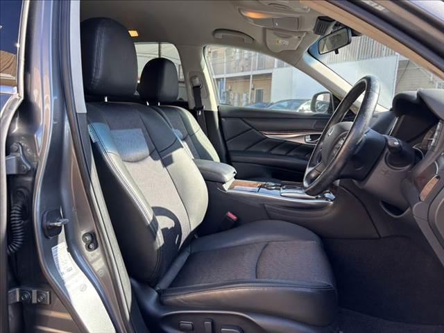 フーガハイブリッド ベースグレード　純正ＨＤＤナビ　フルセグＴＶ　アラウンドビューモニター　ハーフレザーシート　ＥＴＣ　ブラインドスポットモニター　衝突軽減ブレーキ　レーダークルーズコントロール　パワーシート　クリアランスソナー（8枚目）