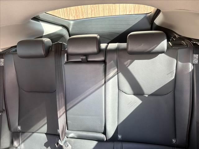 プリウス Z モデリスタフルエアロ 純正12.3インチナビ 全周囲カメラ レーダークルーズコントロール 電動リアゲート 本革シート パワーシート シートヒーター シートエアコン 衝突軽減ブレーキ 禁煙車(31枚目)