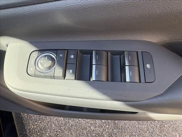 プリウス Z モデリスタフルエアロ 純正12.3インチナビ 全周囲カメラ レーダークルーズコントロール 電動リアゲート 本革シート パワーシート シートヒーター シートエアコン 衝突軽減ブレーキ 禁煙車(38枚目)