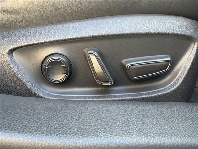 プリウス Z モデリスタフルエアロ 純正12.3インチナビ 全周囲カメラ レーダークルーズコントロール 電動リアゲート 本革シート パワーシート シートヒーター シートエアコン 衝突軽減ブレーキ 禁煙車(40枚目)