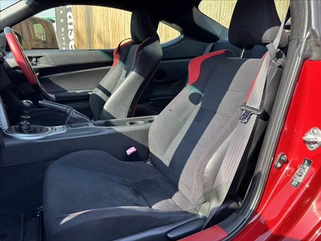 ８６ ＧＴ　純正ＳＤナビ　フルセグＴＶ　禁煙車　Ｂｌｕｅｔｏｏｔｈ　ＥＴＣ　スマートキー　ＨＩＤヘッドライト　ミュージックサーバー　盗難防止装置　ＵＳＢポート　純正１７インチアルミホイール（35枚目）