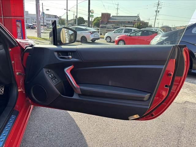 ８６ ＧＴ　純正ＳＤナビ　フルセグＴＶ　禁煙車　Ｂｌｕｅｔｏｏｔｈ　ＥＴＣ　スマートキー　ＨＩＤヘッドライト　ミュージックサーバー　盗難防止装置　ＵＳＢポート　純正１７インチアルミホイール（57枚目）