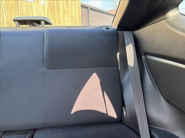 ８６ ＧＴ　純正ＳＤナビ　フルセグＴＶ　禁煙車　Ｂｌｕｅｔｏｏｔｈ　ＥＴＣ　スマートキー　ＨＩＤヘッドライト　ミュージックサーバー　盗難防止装置　ＵＳＢポート　純正１７インチアルミホイール（65枚目）