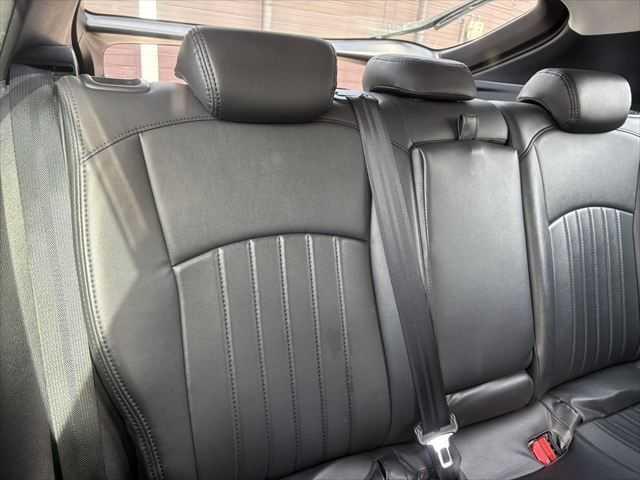 プリウス Ｓ　純正ＳＤナビ　地デジＴＶ　バックカメラ　ＥＴＣ　ＬＥＤヘッドライト　スマートキー　レーダークルーズコントロール　Ｂｌｕｅｔｏｏｔｈ対応　衝突軽減ブレーキ　クリアランスソナー　電動格納ミラー（8枚目）