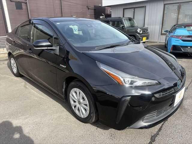 プリウス Ｓ　純正ＳＤナビ　地デジＴＶ　バックカメラ　ＥＴＣ　ＬＥＤヘッドライト　スマートキー　レーダークルーズコントロール　Ｂｌｕｅｔｏｏｔｈ対応　衝突軽減ブレーキ　クリアランスソナー　電動格納ミラー（14枚目）