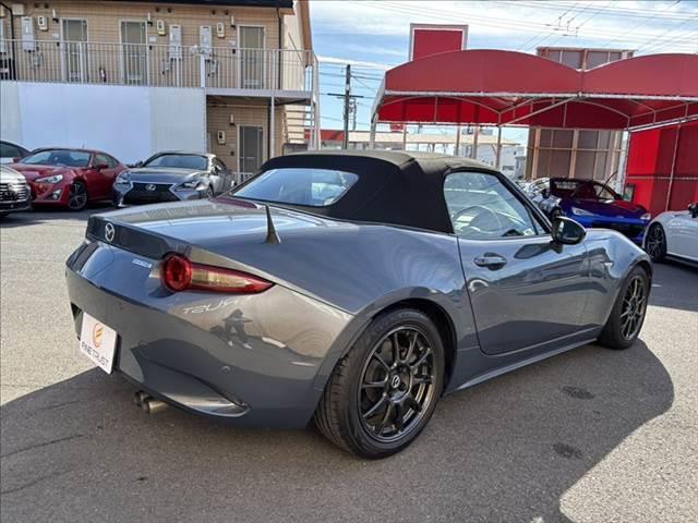 ロードスター NR-A 6速マニュアル 衝突軽減ブレーキ 禁煙車 LEDヘッドライト スマートキー コーナーセンサー USBポート ETC RAYS製16インチアルミホイール ブラインドスポットモニター フロントリップ(15枚目)