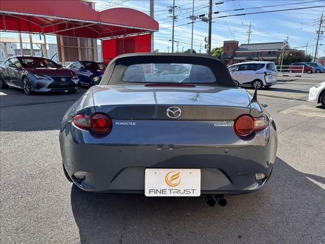 ロードスター NR-A 6速マニュアル 衝突軽減ブレーキ 禁煙車 LEDヘッドライト スマートキー コーナーセンサー USBポート ETC RAYS製16インチアルミホイール ブラインドスポットモニター フロントリップ(16枚目)