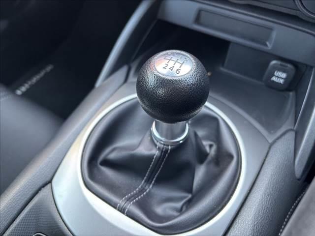 ロードスター NR-A 6速マニュアル 衝突軽減ブレーキ 禁煙車 LEDヘッドライト スマートキー コーナーセンサー USBポート ETC RAYS製16インチアルミホイール ブラインドスポットモニター フロントリップ(30枚目)