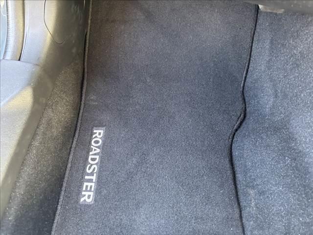 ロードスター NR-A 6速マニュアル 衝突軽減ブレーキ 禁煙車 LEDヘッドライト スマートキー コーナーセンサー USBポート ETC RAYS製16インチアルミホイール ブラインドスポットモニター フロントリップ(44枚目)