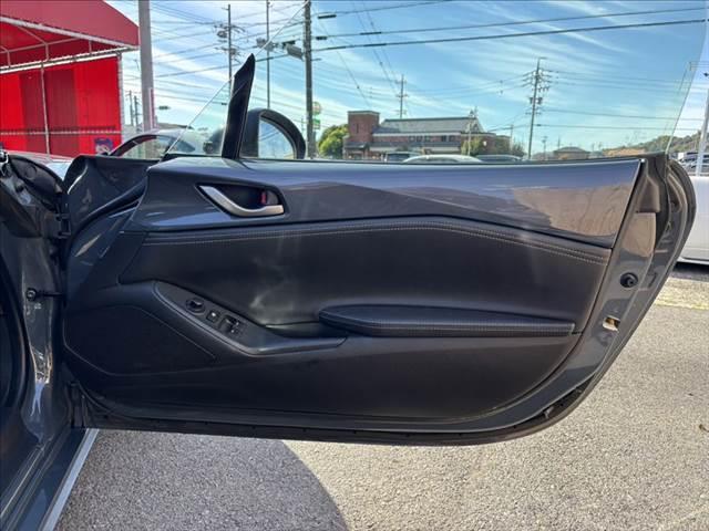 ロードスター NR-A 6速マニュアル 衝突軽減ブレーキ 禁煙車 LEDヘッドライト スマートキー コーナーセンサー USBポート ETC RAYS製16インチアルミホイール ブラインドスポットモニター フロントリップ(46枚目)