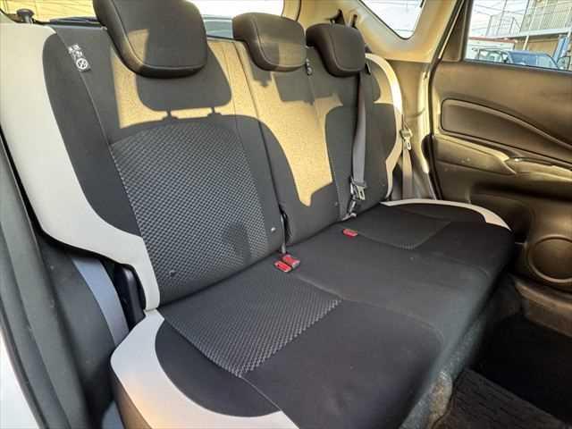 ノート ｅ－パワー　Ｘ　ユーザー買取車　純正ＳＤナビ　アラウンドビューモニター　衝突軽減ブレーキ　デジタルインナーミラー　Ｂｌｕｅｔｏｏｔｈ　フルセグＴＶ　スマートキー　禁煙車　コーナーセンサー　ＥＴＣ　純正１５インチアルミ（10枚目）