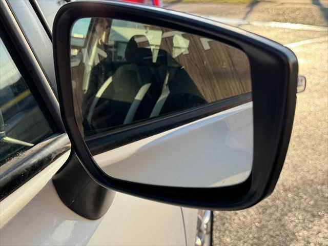 ノート ｅ－パワー　Ｘ　ユーザー買取車　純正ＳＤナビ　アラウンドビューモニター　衝突軽減ブレーキ　デジタルインナーミラー　Ｂｌｕｅｔｏｏｔｈ　フルセグＴＶ　スマートキー　禁煙車　コーナーセンサー　ＥＴＣ　純正１５インチアルミ（29枚目）