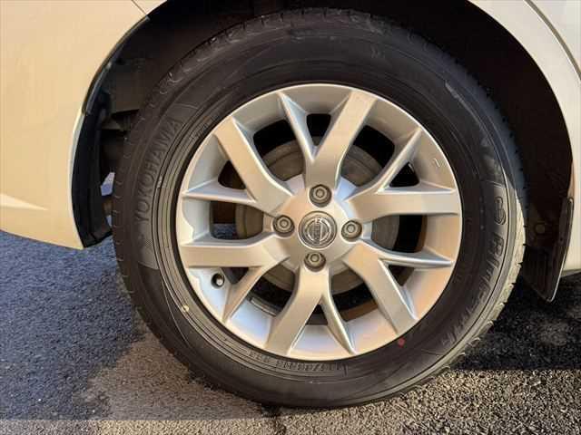 ノート ｅ－パワー　Ｘ　ユーザー買取車　純正ＳＤナビ　アラウンドビューモニター　衝突軽減ブレーキ　デジタルインナーミラー　Ｂｌｕｅｔｏｏｔｈ　フルセグＴＶ　スマートキー　禁煙車　コーナーセンサー　ＥＴＣ　純正１５インチアルミ（30枚目）