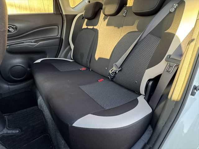 ノート ｅ－パワー　Ｘ　ユーザー買取車　純正ＳＤナビ　アラウンドビューモニター　衝突軽減ブレーキ　デジタルインナーミラー　Ｂｌｕｅｔｏｏｔｈ　フルセグＴＶ　スマートキー　禁煙車　コーナーセンサー　ＥＴＣ　純正１５インチアルミ（35枚目）