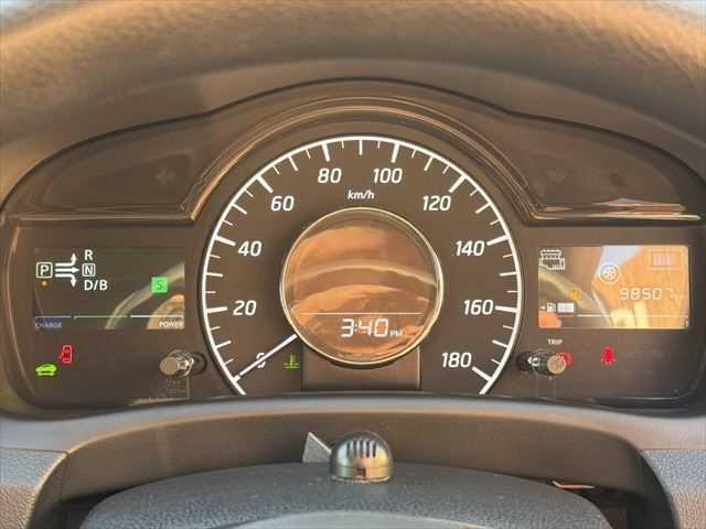 ノート ｅ－パワー　Ｘ　ユーザー買取車　純正ＳＤナビ　アラウンドビューモニター　衝突軽減ブレーキ　デジタルインナーミラー　Ｂｌｕｅｔｏｏｔｈ　フルセグＴＶ　スマートキー　禁煙車　コーナーセンサー　ＥＴＣ　純正１５インチアルミ（40枚目）