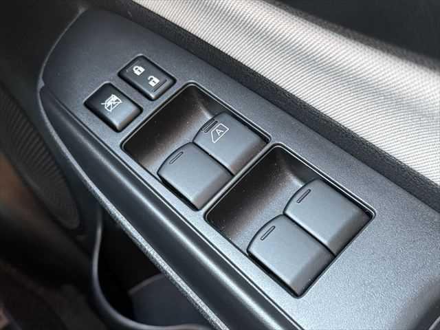 ノート ｅ－パワー　Ｘ　ユーザー買取車　純正ＳＤナビ　アラウンドビューモニター　衝突軽減ブレーキ　デジタルインナーミラー　Ｂｌｕｅｔｏｏｔｈ　フルセグＴＶ　スマートキー　禁煙車　コーナーセンサー　ＥＴＣ　純正１５インチアルミ（41枚目）