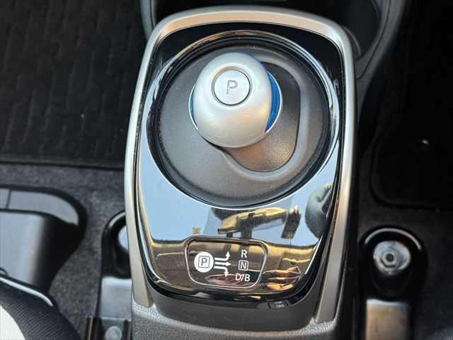 ノート ｅ－パワー　Ｘ　ユーザー買取車　純正ＳＤナビ　アラウンドビューモニター　衝突軽減ブレーキ　デジタルインナーミラー　Ｂｌｕｅｔｏｏｔｈ　フルセグＴＶ　スマートキー　禁煙車　コーナーセンサー　ＥＴＣ　純正１５インチアルミ（42枚目）