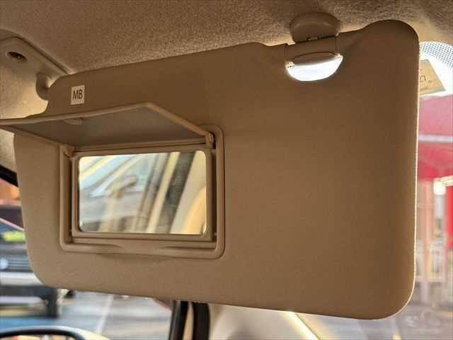 ノート ｅ－パワー　Ｘ　ユーザー買取車　純正ＳＤナビ　アラウンドビューモニター　衝突軽減ブレーキ　デジタルインナーミラー　Ｂｌｕｅｔｏｏｔｈ　フルセグＴＶ　スマートキー　禁煙車　コーナーセンサー　ＥＴＣ　純正１５インチアルミ（51枚目）