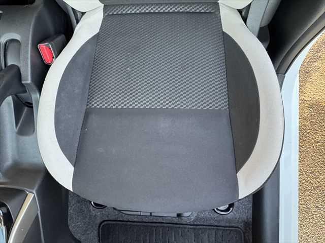 ノート ｅ－パワー　Ｘ　ユーザー買取車　純正ＳＤナビ　アラウンドビューモニター　衝突軽減ブレーキ　デジタルインナーミラー　Ｂｌｕｅｔｏｏｔｈ　フルセグＴＶ　スマートキー　禁煙車　コーナーセンサー　ＥＴＣ　純正１５インチアルミ（66枚目）