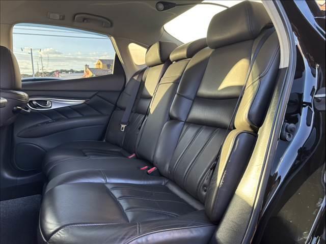 フーガハイブリッド ＶＩＰ　純正ＨＤＤナビ　フルセグＴＶ　バックカメラ　ＥＴＣ　本革シート　シートエアコン　禁煙車　レーダークルーズコントロール　シートヒーター　パワーシート　Ｂｌｕｅｔｏｏｔｈ　フルセグＴＶ　ＨＩＤヘッドライト（37枚目）