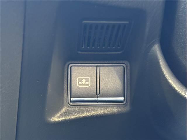 フーガハイブリッド ＶＩＰ　純正ＨＤＤナビ　フルセグＴＶ　バックカメラ　ＥＴＣ　本革シート　シートエアコン　禁煙車　レーダークルーズコントロール　シートヒーター　パワーシート　Ｂｌｕｅｔｏｏｔｈ　フルセグＴＶ　ＨＩＤヘッドライト（49枚目）