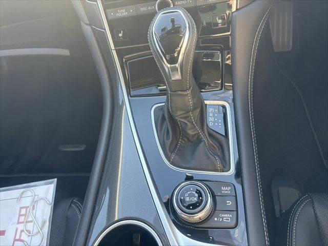 スカイライン ＧＴ　タイプＰ　純正メモリーナビ　フルセグＴＶ　全方位カメラ　ＥＴＣ２．０　本革シート　シートヒーター　パワーシート　Ｂｌｕｅｔｏｏｔｈ　衝突軽減ブレーキ　クリアランスソナー　禁煙車　レーダークルーズコントロール（34枚目）