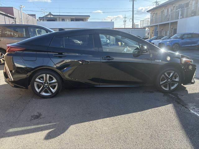 プリウスＰＨＶ Ａ　衝突軽減ブレーキ　純正ＳＤナビ（17枚目）