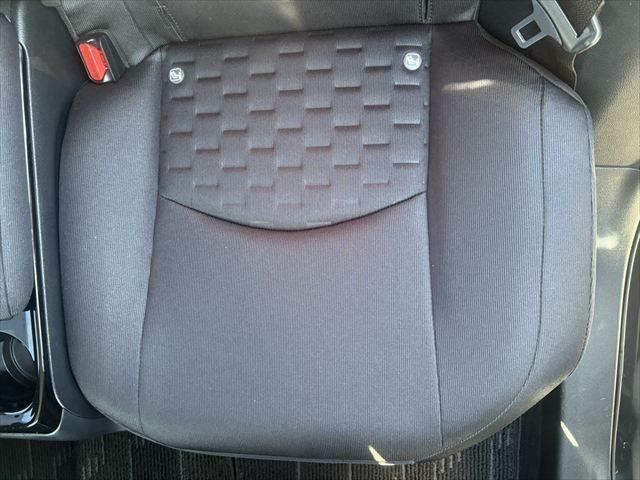 プリウスＰＨＶ Ａ　衝突軽減ブレーキ　純正ＳＤナビ（68枚目）