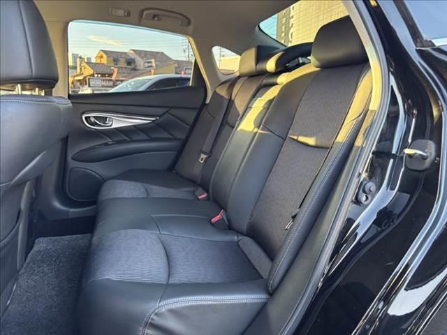 フーガ ２５０ＧＴ　純正ＨＤＤナビ　フルセグテレビ　バックカメラ　ＥＴＣ　ハーフレザーシート　スマートキー　クルーズコントロール　ミュージックサーバー　Ｂｌｕｅｔｏｏｔｈ　ＨＩＤヘッドライト　禁煙車　ＭＴモード付シフト（35枚目）