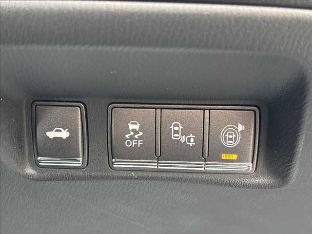 フーガ 250GT 禁煙車 アラウンドビューモニター 純正HDDナビ ETC レーダークルーズコントロール 衝突軽減ブレーキ Bluetooth ハーフレザーシート パワーシート 盗難防止装置 スマートキー(7枚目)