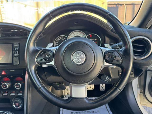 86 GTリミテッド メモリーナビ バックカメラ フルセグTV ETC 禁煙車 バックカメラ クルーズコントロール シートヒーター ハーフレザーシート LEDヘッドライト Bluetooth対応 スマートキー USBポート(10枚目)