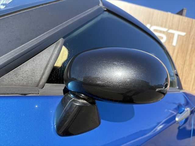 ���T�C�h�~���[