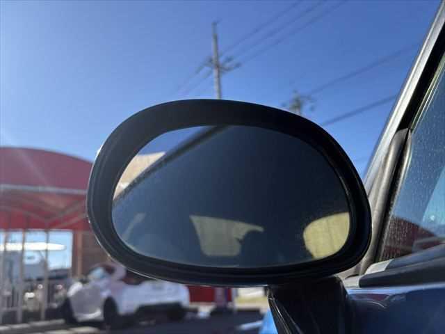 ���T�C�h�~���[