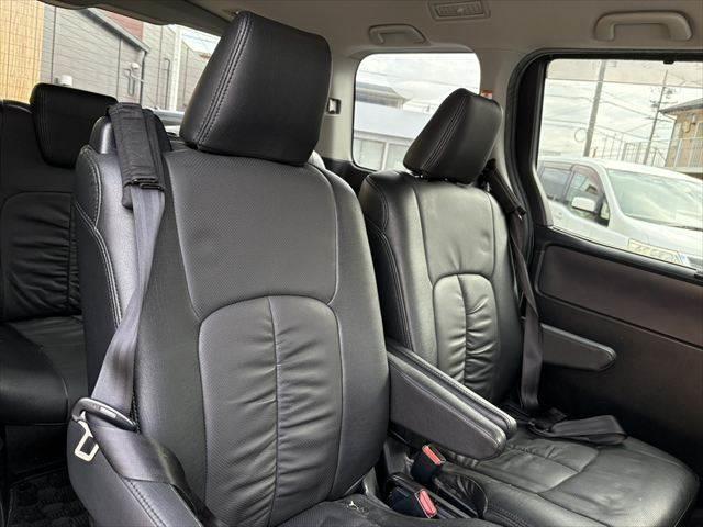 ヴォクシー ＺＳ　煌ＩＩ　ユーザー買取車　メモリーナビ　フルセグＴＶ　フリップダウンモニター　バックカメラ　ＥＴＣ　両側パワースライドドア　Ｂｌｕｅｔｏｏｔｈ　禁煙車　ＬＥＤヘッドライト　スマートキー　オートマチックハイビーム（10枚目）