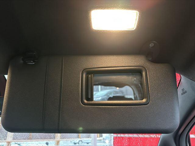 ノア Ｓｉ　ＧＲスポーツ　ユーザー買取車　純正１０インチナビ　フルセグＴＶ　フリップダウンモニター　バックカメラ　ＥＴＣ　両側パワースライドドア　衝突軽減ブレーキ　Ｂｌｕｅｔｏｏｔｈ　ハーフレザーシート　禁煙車（50枚目）