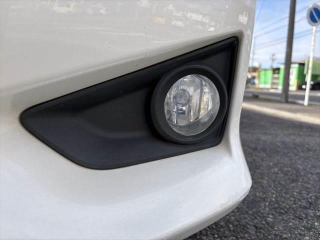 マークＸ ２５０Ｇ　Ｓパッケージ　純正ＳＤナビ　クルーズコントロール　パワーシート　ＬＥＤヘッドライト　禁煙車　フルセグＴＶ　Ｂｌｕｅｔｏｏｔｈ対応　盗難防止装置　スマートキー　純正１８インチアルミホイール　ＤＶＤ再生　ＣＤ再生（20枚目）