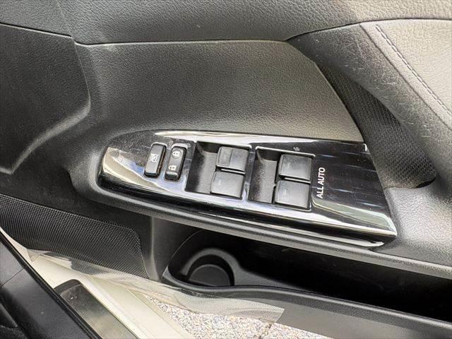 マークＸ ２５０Ｇ　Ｓパッケージ　純正ＳＤナビ　クルーズコントロール　パワーシート　ＬＥＤヘッドライト　禁煙車　フルセグＴＶ　Ｂｌｕｅｔｏｏｔｈ対応　盗難防止装置　スマートキー　純正１８インチアルミホイール　ＤＶＤ再生　ＣＤ再生（43枚目）