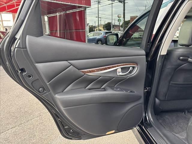 フーガ 370GT 純正メーカーナビ フルセグ バックカメラ ETC 本革シート シートエアコン シートヒーター Bluetooth オットマン パワーシート クルーズコントロール HIDヘッドライト ドライブレコーダー(68枚目)