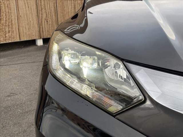 ヴェゼル ハイブリッドＸ　ユーザー買取車　ＳＤナビ　フルセグＴＶ　バックカメラ　ＥＴＣ　禁煙車　クルーズコントロール　衝突軽減ブレーキ　Ｂｌｕｅｔｏｏｔｈ　ＬＥＤヘッドライト　スマートキー　純正１６インチアルミホイール（32枚目）