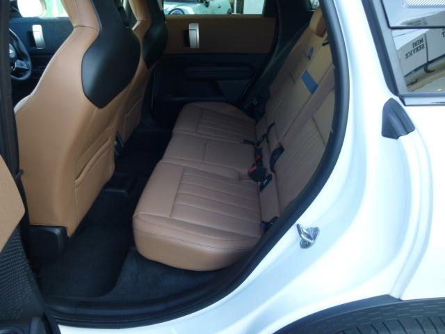 ＭＩＮＩ クーパーＣ　フェイバリット・トリム　正規認定中古車　整備保証付　ＦＡＶＯＵＲＥＤトリム　前席電動シート＆ヒーター　コンフォートアクセス　アラウンドビューモニター　オートテールゲート　１８アステロイドスポークヴァイブラントシルバーＡＷ（8枚目）