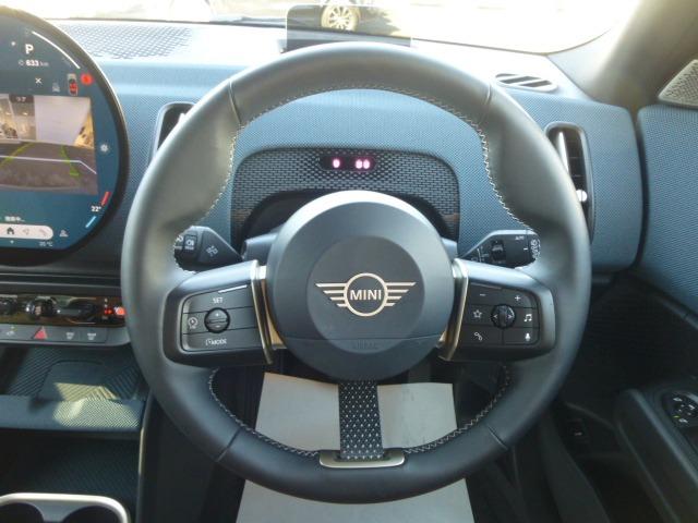 ＭＩＮＩ クーパーＣ　フェイバリット・トリム　正規認定中古車　整備保証付　ＦＡＶＯＵＲＥＤトリム　前席電動シート＆ヒーター　コンフォートアクセス　アラウンドビューモニター　オートテールゲート　１８アステロイドスポークヴァイブラントシルバーＡＷ（11枚目）