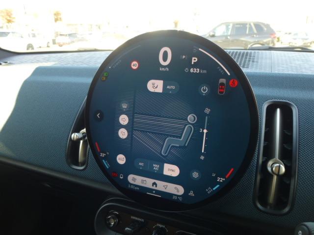 ＭＩＮＩ クーパーＣ　フェイバリット・トリム　正規認定中古車　整備保証付　ＦＡＶＯＵＲＥＤトリム　前席電動シート＆ヒーター　コンフォートアクセス　アラウンドビューモニター　オートテールゲート　１８アステロイドスポークヴァイブラントシルバーＡＷ（14枚目）