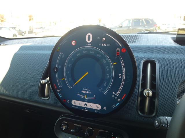 ＭＩＮＩ クーパーＣ　フェイバリット・トリム　正規認定中古車　整備保証付　ＦＡＶＯＵＲＥＤトリム　前席電動シート＆ヒーター　コンフォートアクセス　アラウンドビューモニター　オートテールゲート　１８アステロイドスポークヴァイブラントシルバーＡＷ（15枚目）