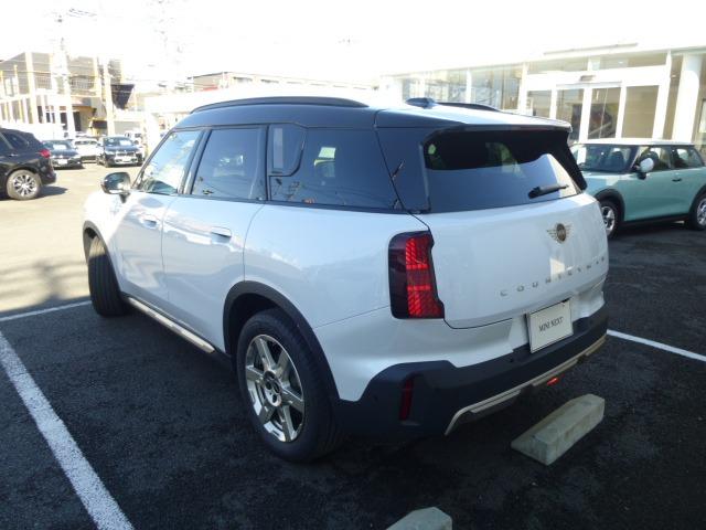 ＭＩＮＩ クーパーＣ　フェイバリット・トリム　正規認定中古車　整備保証付　ＦＡＶＯＵＲＥＤトリム　前席電動シート＆ヒーター　コンフォートアクセス　アラウンドビューモニター　オートテールゲート　１８アステロイドスポークヴァイブラントシルバーＡＷ（24枚目）