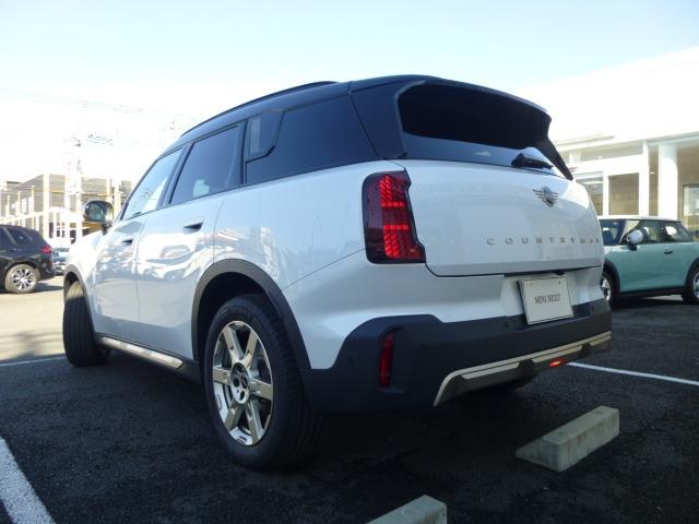 ＭＩＮＩ クーパーＣ　フェイバリット・トリム　正規認定中古車　整備保証付　ＦＡＶＯＵＲＥＤトリム　前席電動シート＆ヒーター　コンフォートアクセス　アラウンドビューモニター　オートテールゲート　１８アステロイドスポークヴァイブラントシルバーＡＷ（25枚目）