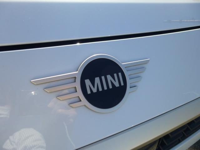 ＭＩＮＩ クーパーＣ　フェイバリット・トリム　正規認定中古車　整備保証付　ＦＡＶＯＵＲＥＤトリム　前席電動シート＆ヒーター　コンフォートアクセス　アラウンドビューモニター　オートテールゲート　１８アステロイドスポークヴァイブラントシルバーＡＷ（36枚目）