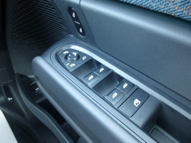 ＭＩＮＩ クーパーＣ　フェイバリット・トリム　正規認定中古車　整備保証付　ＦＡＶＯＵＲＥＤトリム　前席電動シート＆ヒーター　コンフォートアクセス　アラウンドビューモニター　オートテールゲート　１８アステロイドスポークヴァイブラントシルバーＡＷ（43枚目）