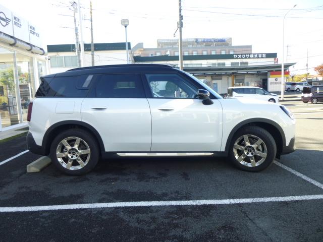 ＭＩＮＩ クーパーＣ　フェイバリット・トリム　正規認定中古車　整備保証付　ＦＡＶＯＵＲＥＤトリム　前席電動シート＆ヒーター　コンフォートアクセス　アラウンドビューモニター　オートテールゲート　１８アステロイドスポークヴァイブラントシルバーＡＷ（50枚目）