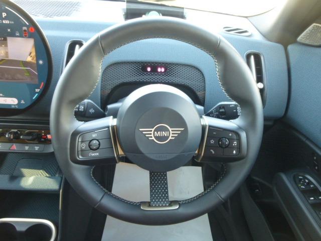 ＭＩＮＩ クーパーＣ　フェイバリット・トリム　正規認定中古車　整備保証付　ＦＡＶＯＵＲＥＤトリム　前席電動シート＆ヒーター　コンフォートアクセス　アラウンドビューモニター　オートテールゲート　１８アステロイドスポークヴァイブラントシルバーＡＷ（56枚目）
