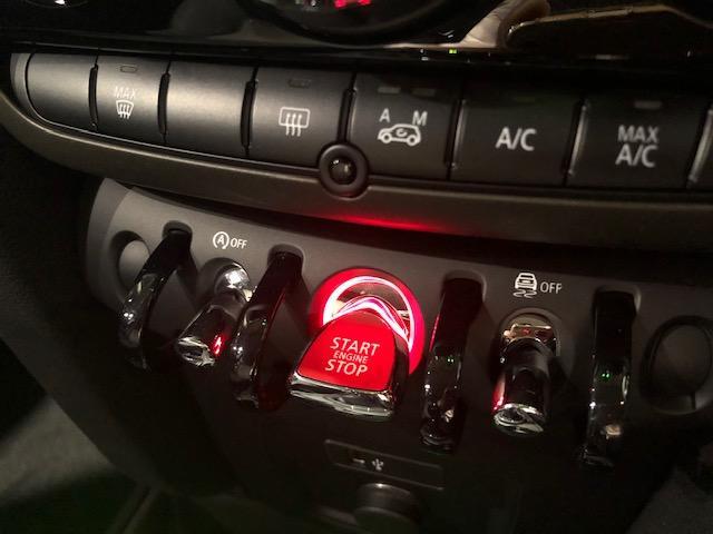 ＭＩＮＩ クーパーＣ　フェイバリット・トリム　正規認定中古車　整備保証付　ＦＡＶＯＵＲＥＤトリム　前席電動シート＆ヒーター　コンフォートアクセス　アラウンドビューモニター　オートテールゲート　１８アステロイドスポークヴァイブラントシルバーＡＷ（71枚目）